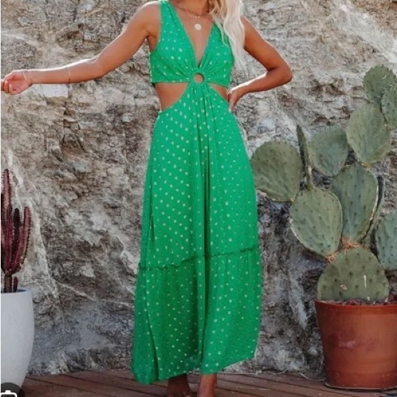 En Creme Dresses & Skirts - Vici Green Plunge Neck Cut-Out Maxi Sundress